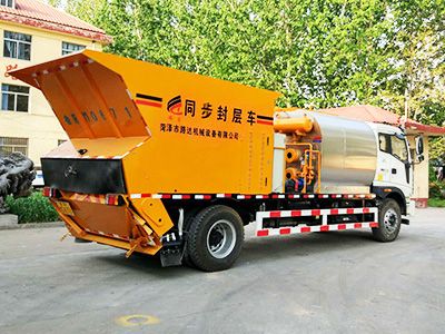 同步封層車(chē)的發(fā)動(dòng)機如何保養