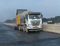長(cháng)益高速同步封層車(chē)施工視頻